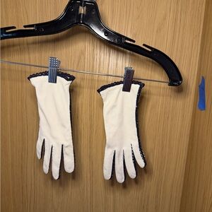 Elegant Vintage White Gloves with Navy  Trim
